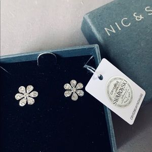 LAST CHANCE Swarovski Crystal floral earrings